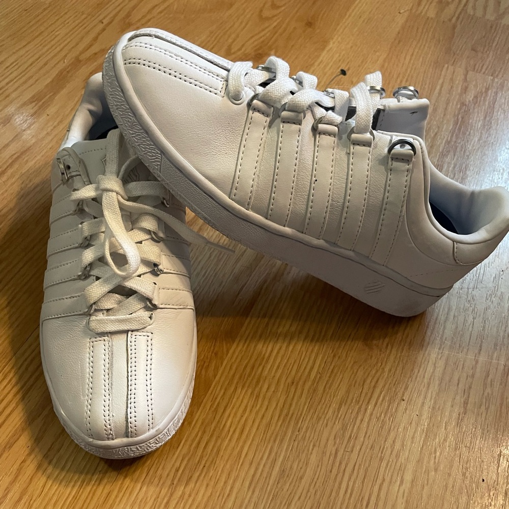 KSwiss Women’s size 8.5 - worn once!